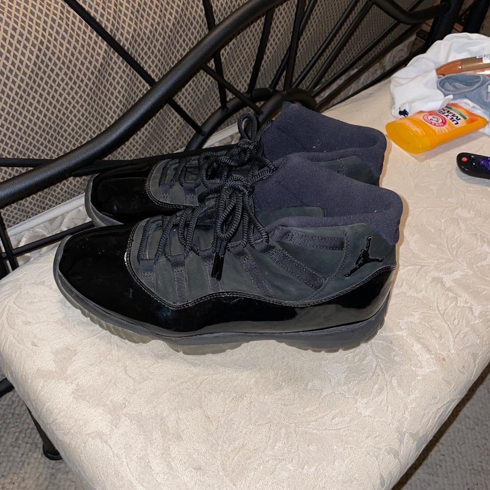 COPY - Cap and Gown Air Jordan 11